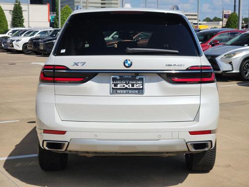 Mineral 2023 BMW X7 xDrive40i