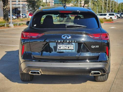 2022 INFINITI QX50 LUXE