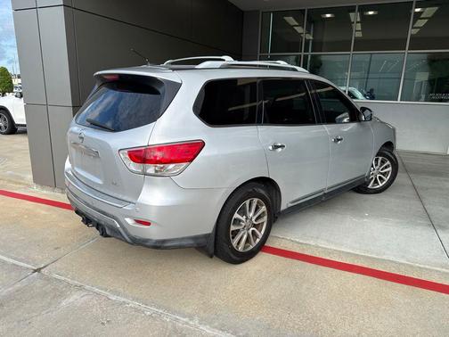 Brilliant Silver 2015 Nissan Pathfinder SL