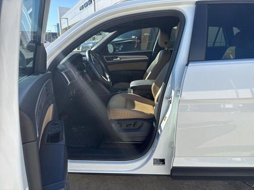 2020 Volkswagen Atlas Cross Sport 2.0T SE w/Technology