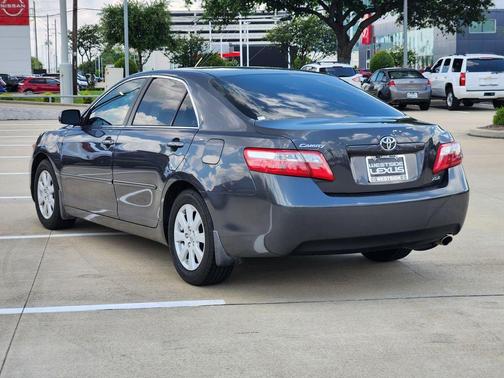 Gray 2009 Toyota Camry XLE