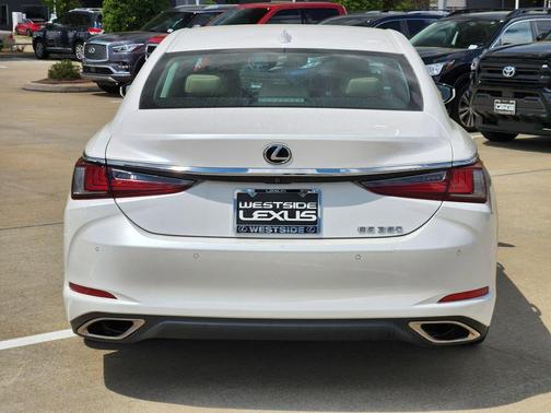 White 2019 Lexus ES 350 Base