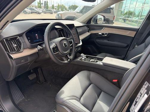 Black 2025 Volvo XC90 B6 Plus 7-Seater