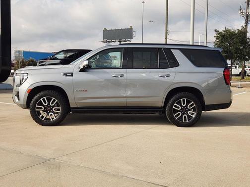 2023 GMC Yukon 4WD AT4