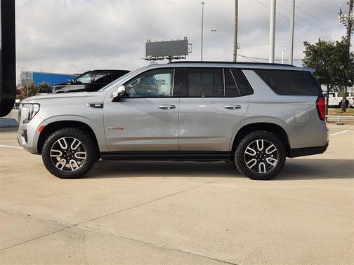 2023 GMC Yukon 4WD AT4