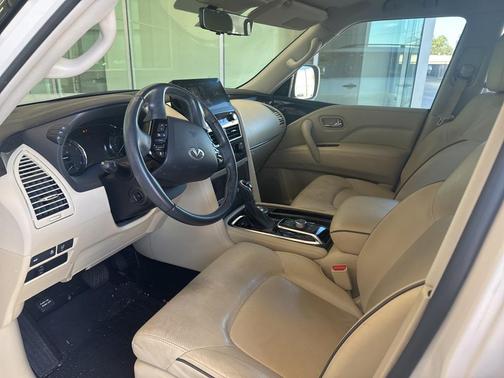 2022 INFINITI QX80 Luxe