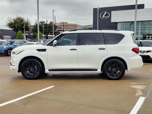 2022 INFINITI QX80 Luxe