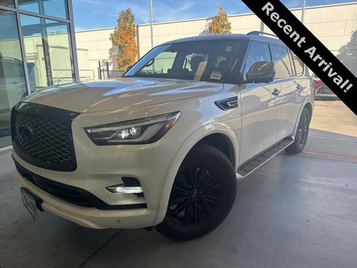 2022 INFINITI QX80 Luxe