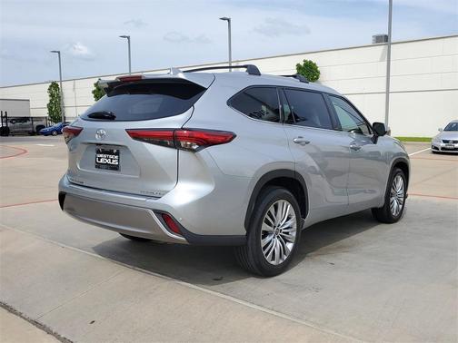 2023 Toyota Highlander Platinum