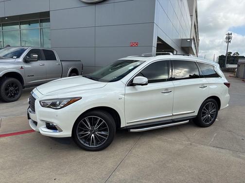 Majestic 2017 INFINITI QX60 Base