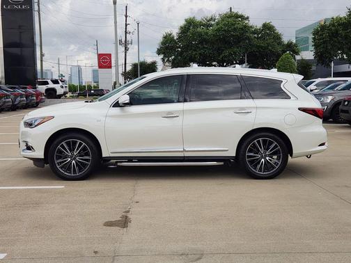Majestic 2017 INFINITI QX60 Base