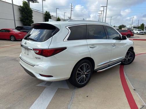 Majestic 2017 INFINITI QX60 Base