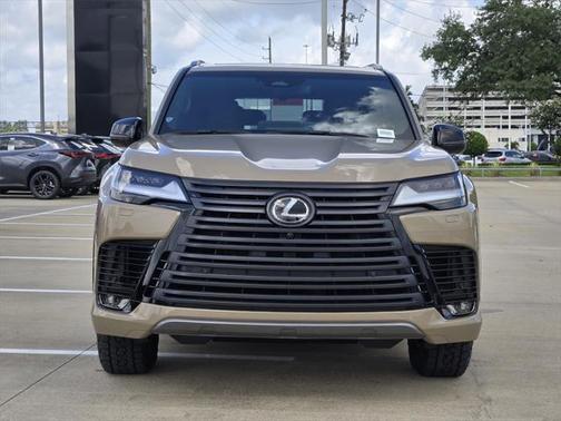 2025 Lexus LX 700h Overtrail