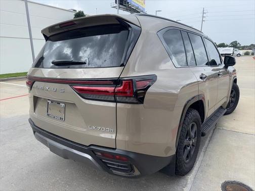 2025 Lexus LX 700h Overtrail