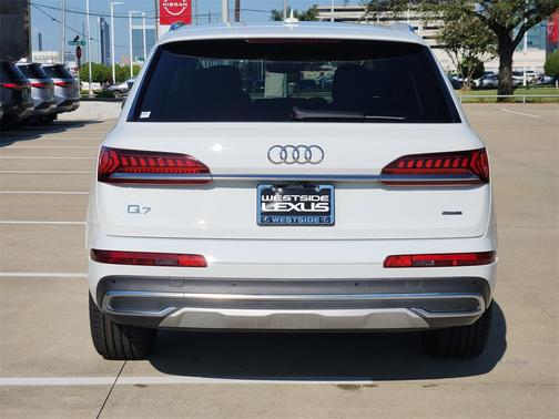 2022 Audi Q7 55 Premium Plus