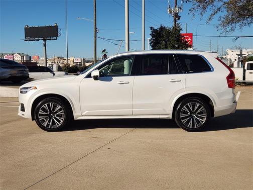 2020 Volvo XC90 T6 Momentum