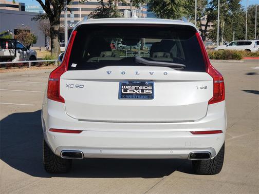 2020 Volvo XC90 T6 Momentum