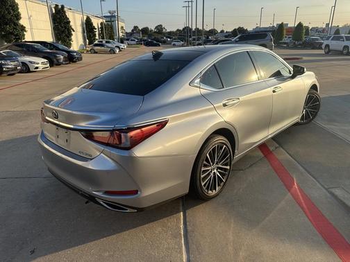 2023 Lexus ES 350 Base