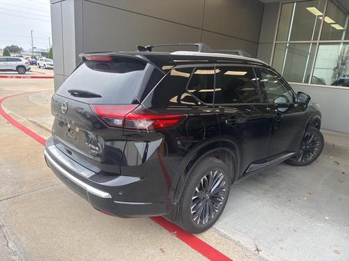 2025 Nissan Rogue Platinum