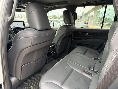 2025 Lexus LX 600 Luxury