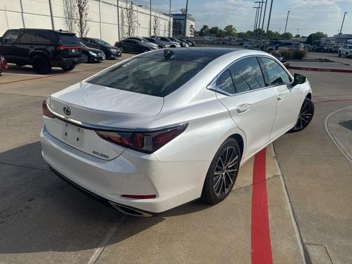White 2023 Lexus ES 350 Base