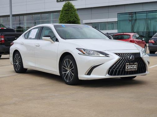 White 2023 Lexus ES 350 Base