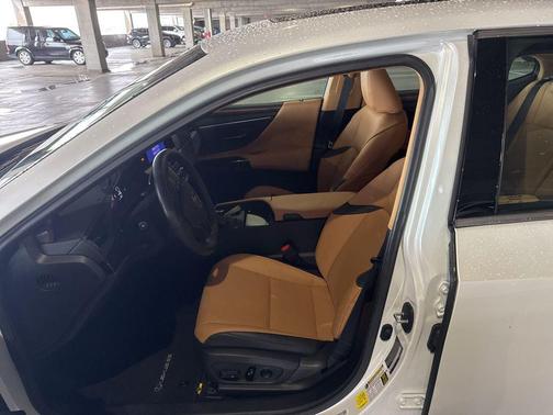 Eminent White Pearl 2025 Lexus ES 350 Base