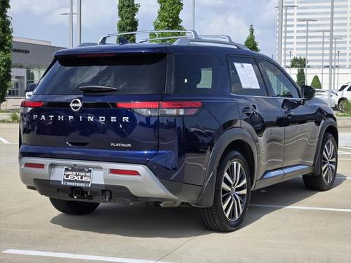 2022 Nissan Pathfinder Platinum 2WD