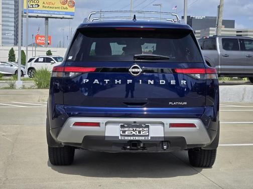 2022 Nissan Pathfinder Platinum 2WD