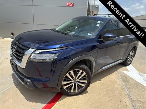 2022 Nissan Pathfinder Platinum 2WD