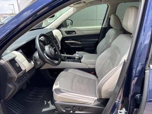 2022 Nissan Pathfinder Platinum 2WD