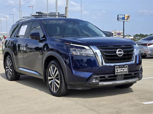 2022 Nissan Pathfinder Platinum 2WD