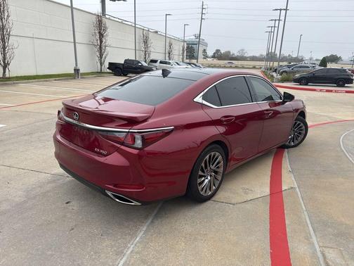 2025 Lexus ES 350 Ultra Luxury