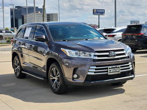 2019 Toyota Highlander LE