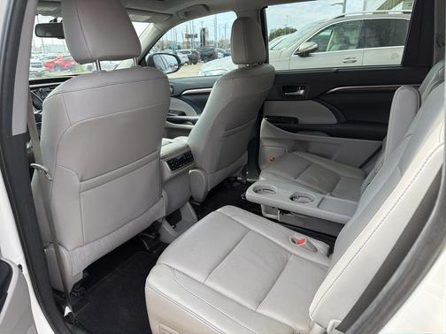 2016 Toyota Highlander Limited Platinum