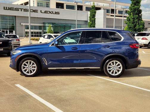 Phytonic Blue Metallic 2022 BMW X5 xDrive40i