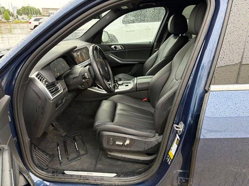 Phytonic Blue Metallic 2022 BMW X5 xDrive40i