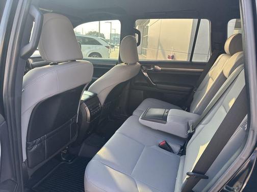 2023 Lexus GX 460 Base