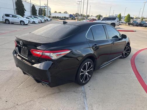 2019 Toyota Camry SE