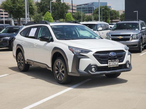 Crystal White Pearl 2025 Subaru Outback Onyx Edition