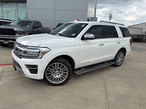 Star White Metallic Tri-Coat 2022 Ford Expedition Platinum