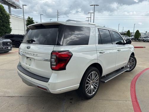 Star White Metallic Tri-Coat 2022 Ford Expedition Platinum