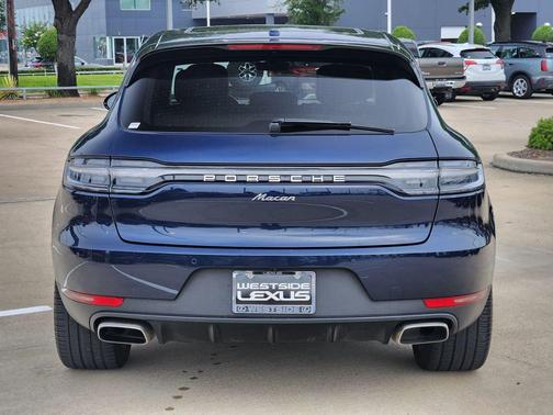 2021 Porsche Macan Macan