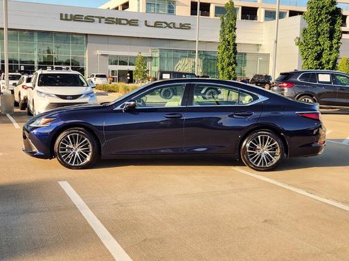 Mica 2025 Lexus ES 350 Premium