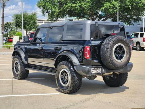 Shadow Black 2022 Ford Bronco Outer Banks