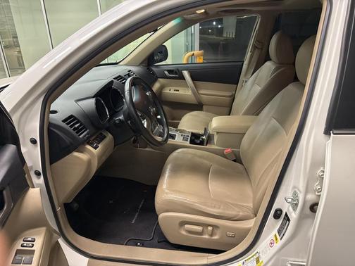 2011 Toyota Highlander SE