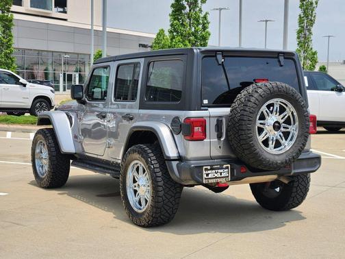 Silver 2018 Jeep Wrangler Unlimited Rubicon