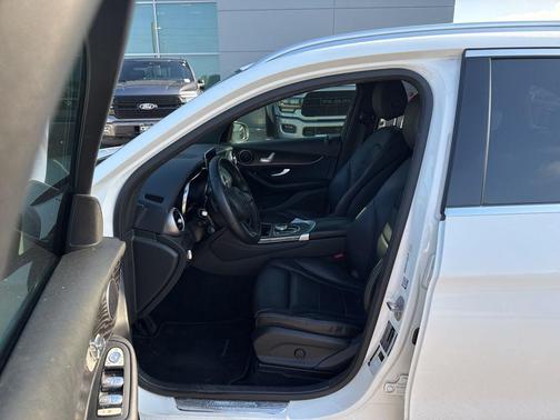 White 2018 Mercedes-Benz GLC 300 Base