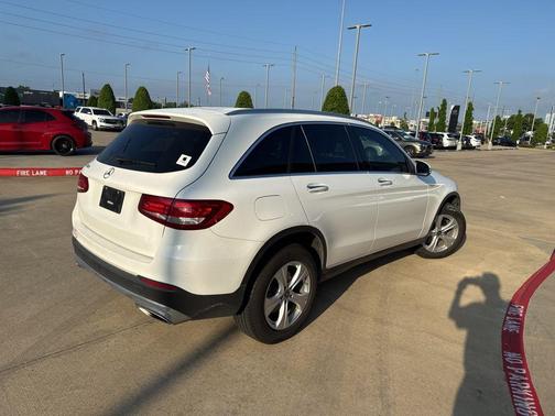White 2018 Mercedes-Benz GLC 300 Base