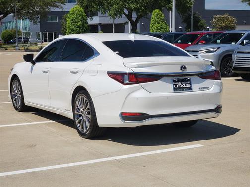 2019 Lexus ES 300h Base